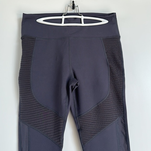 New Unworn with Tags - Fabletics Demi Lovato Roxanne High-Waisted 7/8 Capri - Picture 2 of 6